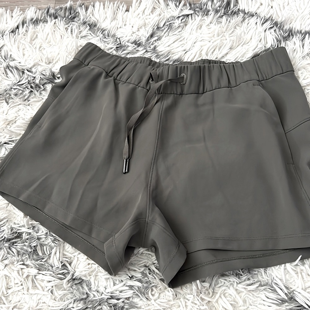 Lulu lemon. Size 8, gray ish